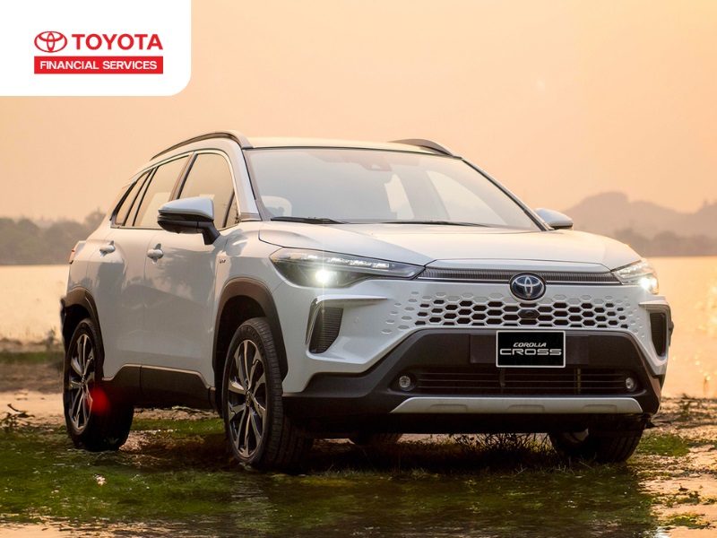 Toyota Corolla Cross cũ với màu trắng ngọc trai tương sinh mệnh Thủy