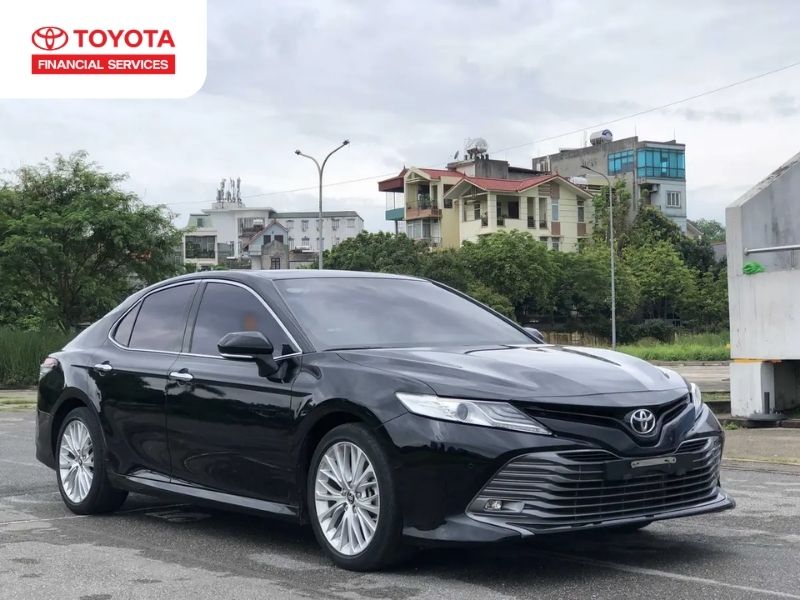 Toyota Camry mẫu xe sang trọng, quốc dân cho người mệnh Thủy