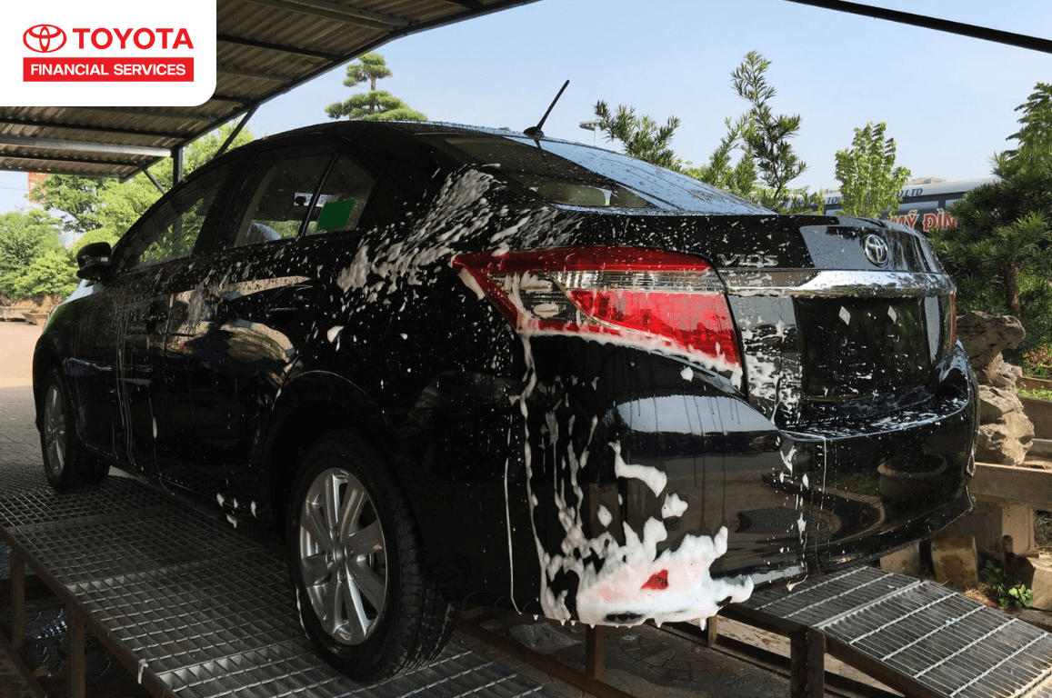 Sơn lại xe ô tô - Rửa xe không đúng cách làm xước xe